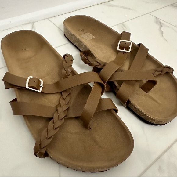 Low Heel Round Toe Solid Color Casual Sandals - size 41/8 - Picture 4 of 10